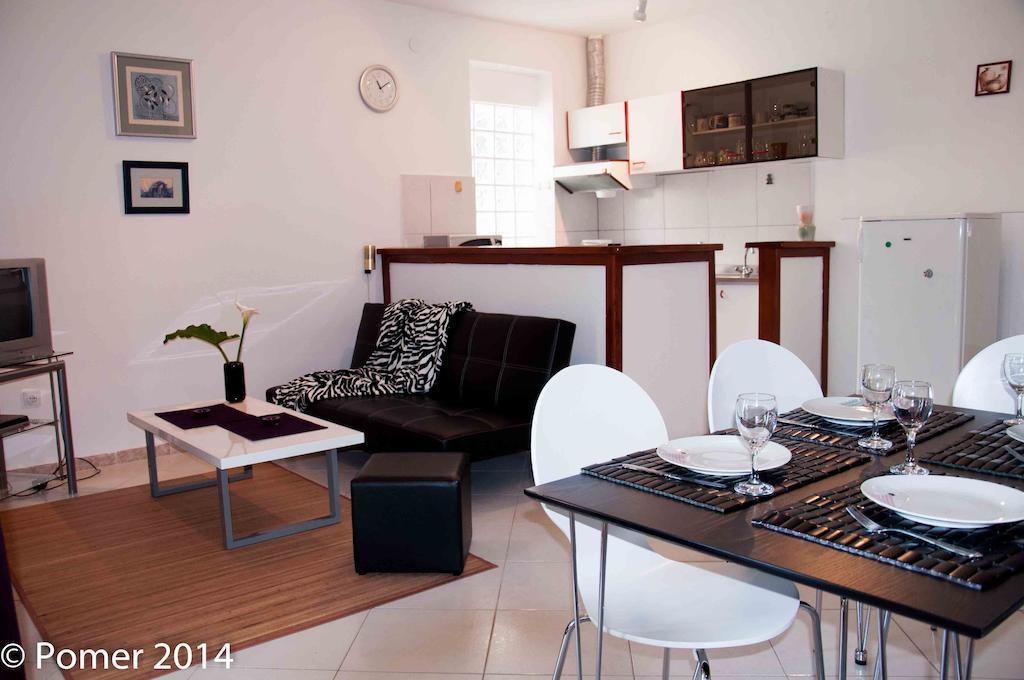 Apartments Finera Pomer Phòng bức ảnh